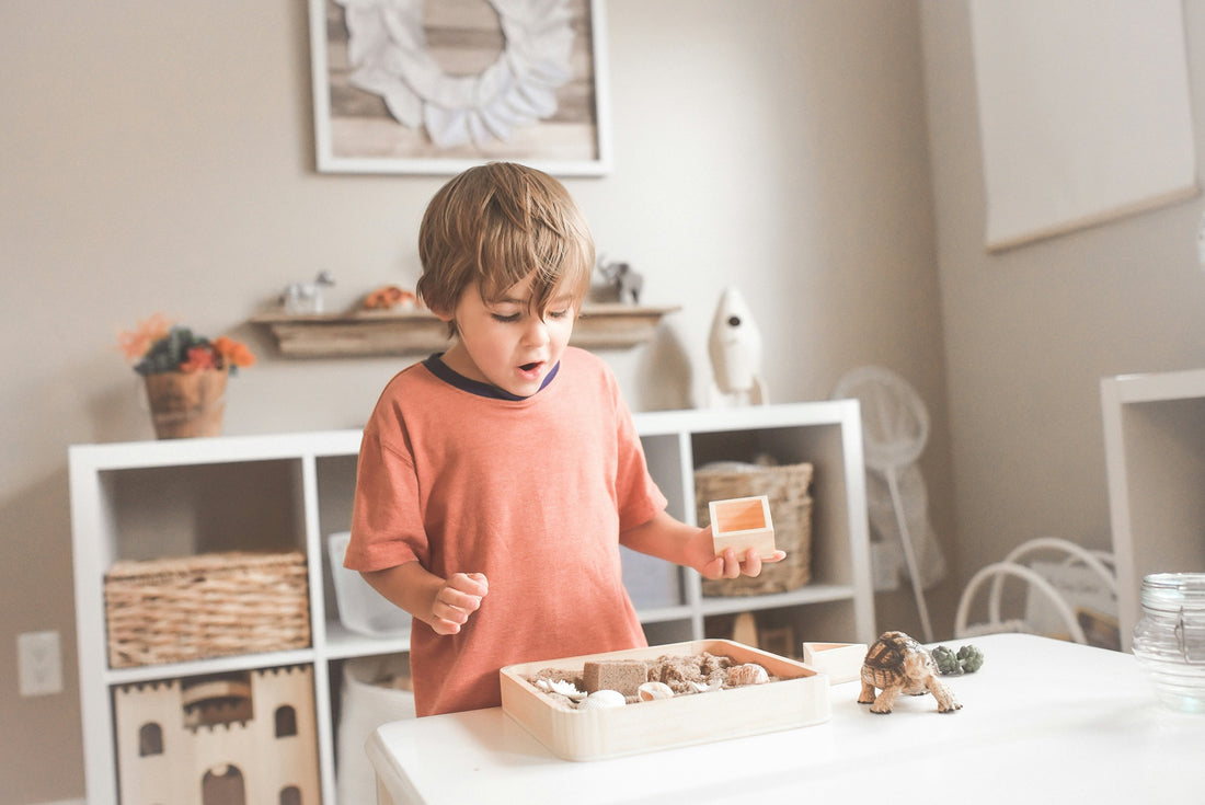 Montessori living room with kid-friendly home decorating, fostering sensory exploration and creativity while blending functionality with aesthetics.